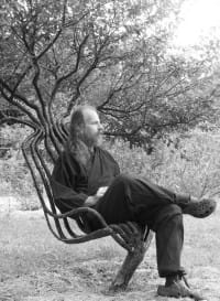 Pete_in_garden_chair_01.jpg